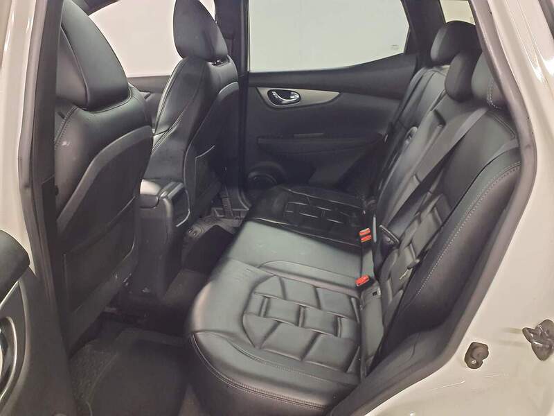 Used Nissan Qashqai 2017 for sale - 76330462: Photo 8