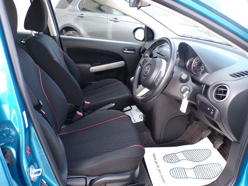 Used Mazda Mazda2 2011 for sale - 75897360: Photo 12