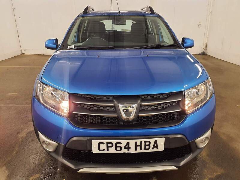 Used Dacia Sandero Stepway 2015 for sale - 77027567: Photo 2