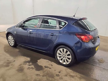 Used Vauxhall Astra 2011 for sale - 77391650: Photo