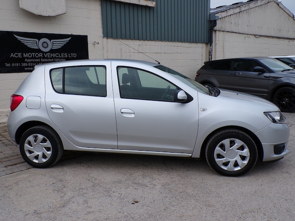 Used Dacia Sandero 2013 for sale - 76320123: Photo 8