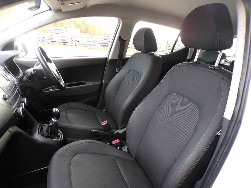 Used Hyundai i10 2019 for sale - 77584074: Photo 15