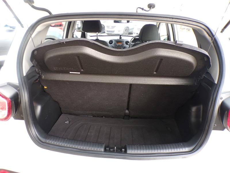 Used Hyundai i10 2019 for sale - 77584074: Photo 18