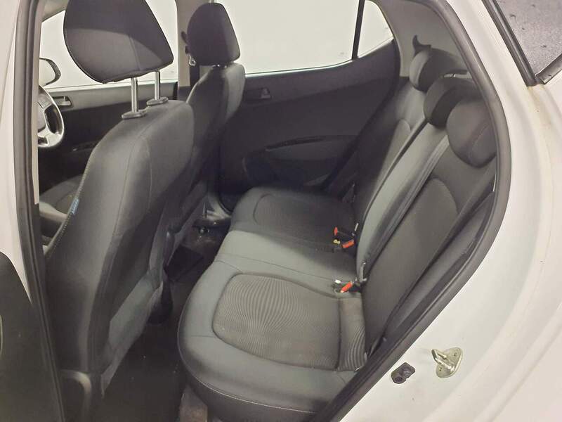Used Hyundai i10 2019 for sale - 77584074: Photo 9