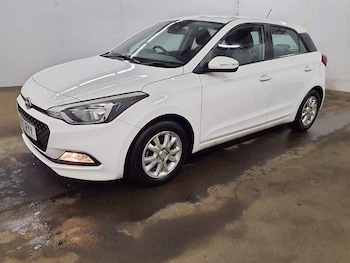 Used Hyundai i20 2017 for sale - 77027584: Photo