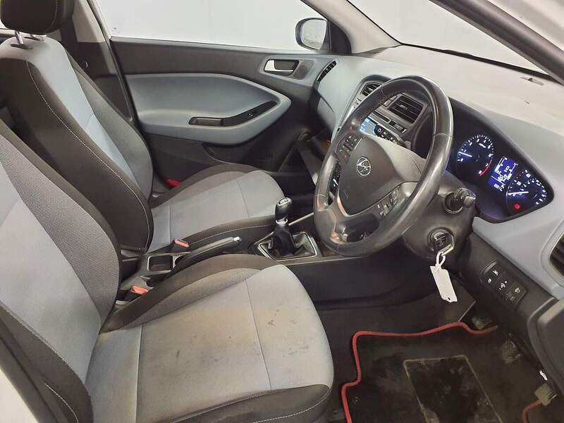 Used Hyundai i20 2017 for sale - 77027584: Photo 8