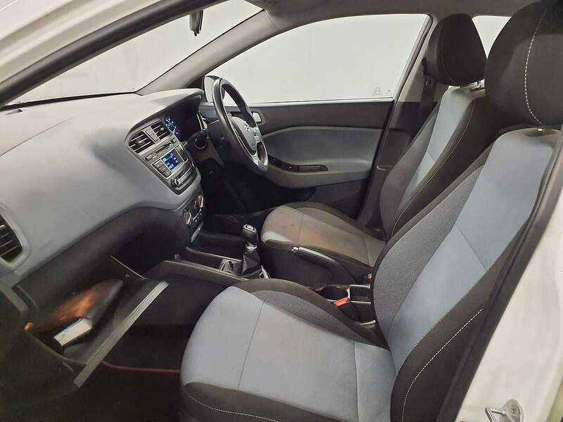 Used Hyundai i20 2017 for sale - 77027584: Photo 9