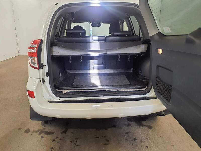 Used Toyota RAV4 for sale - 76492172: Photo 11