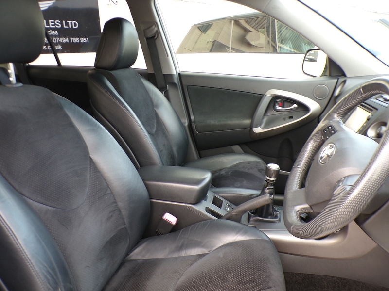 Used Toyota RAV4 2012 for sale - 76492172: Photo 12