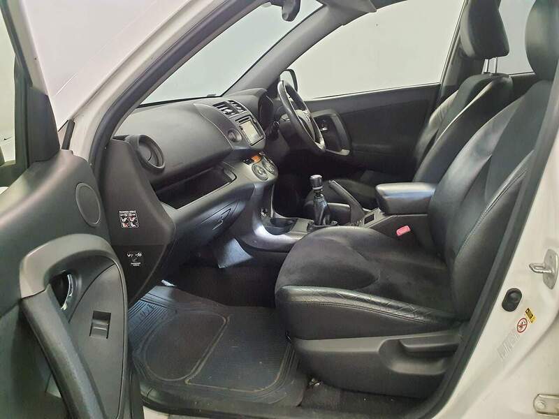 Used Toyota RAV4 for sale - 76492172: Photo 8