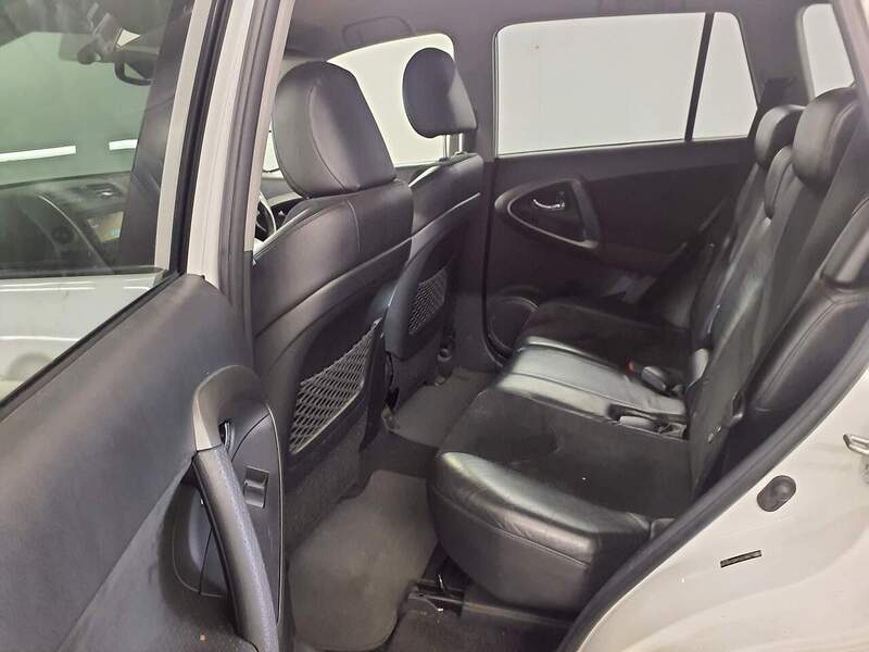 Used Toyota RAV4 for sale - 76492172: Photo 9
