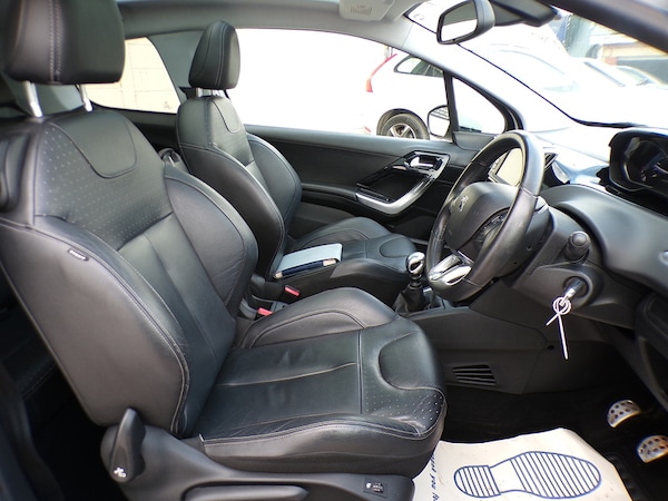 Used Peugeot 208 2012 for sale - 76224140: Photo 12