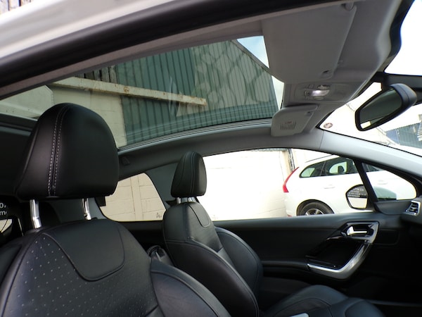 Used Peugeot 208 2012 for sale - 76224140: Photo 13