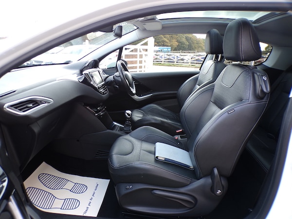 Used Peugeot 208 2012 for sale - 76224140: Photo 14