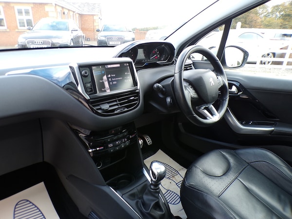 Used Peugeot 208 2012 for sale - 76224140: Photo 15