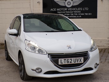 Used Peugeot 208 2012 for sale - 76224140: Photo