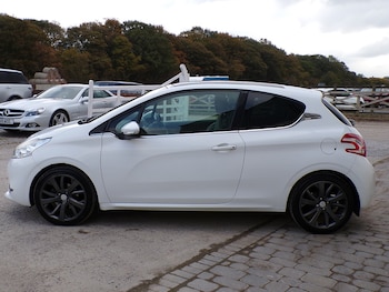Used Peugeot 208 2012 for sale - 76224140: Photo