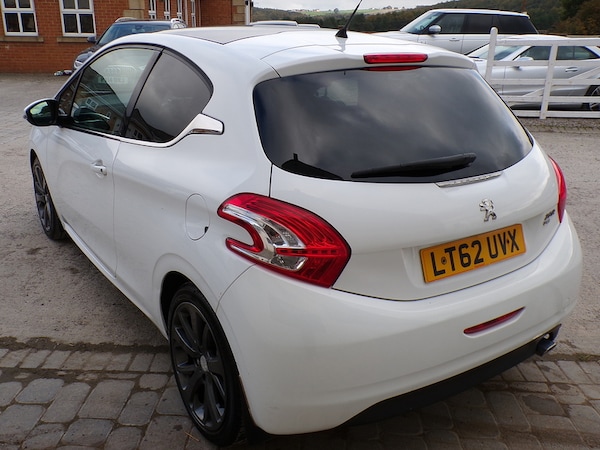 Used Peugeot 208 2012 for sale - 76224140: Photo 5