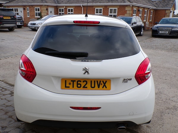 Used Peugeot 208 2012 for sale - 76224140: Photo 6