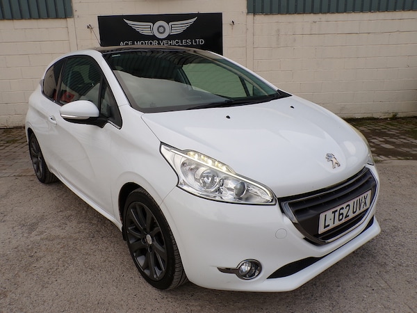 Used Peugeot 208 2012 for sale - 76224140: Photo 9