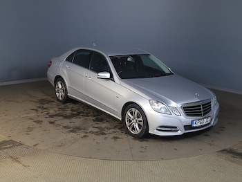 Used Mercedes-Benz E Class 2010 for sale - 77765994: Photo