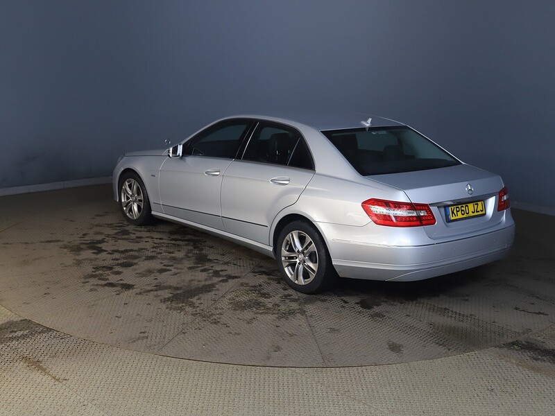 Used Mercedes-Benz E Class 2010 for sale - 77765994: Photo 4