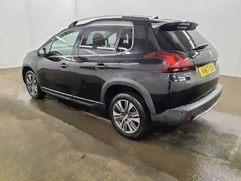 Used Peugeot 2008 2017 for sale - 76763177: Photo