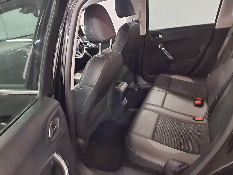Used Peugeot 2008 2017 for sale - 76763177: Photo 9