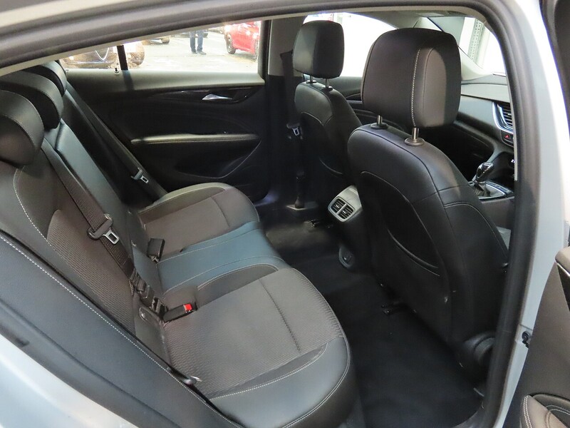 Used Vauxhall Insignia 2017 for sale - 76392264: Photo 10