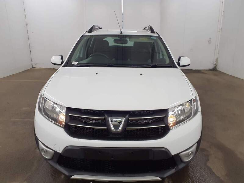 Used Dacia Sandero Stepway 2014 for sale - 77027646: Photo 2