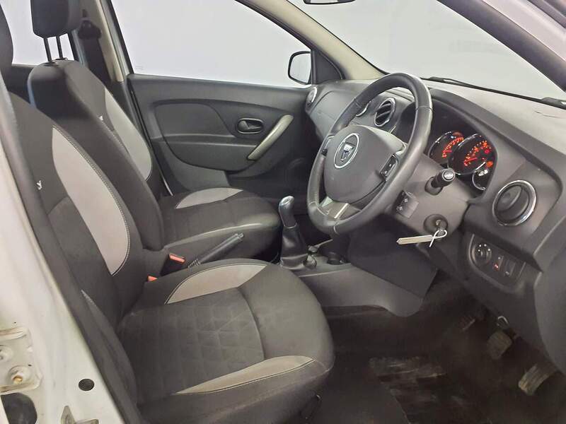 Used Dacia Sandero Stepway 2014 for sale - 77027646: Photo 8
