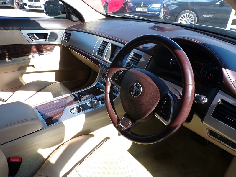 Used Jaguar XF 2014 for sale - 77937394: Photo 9