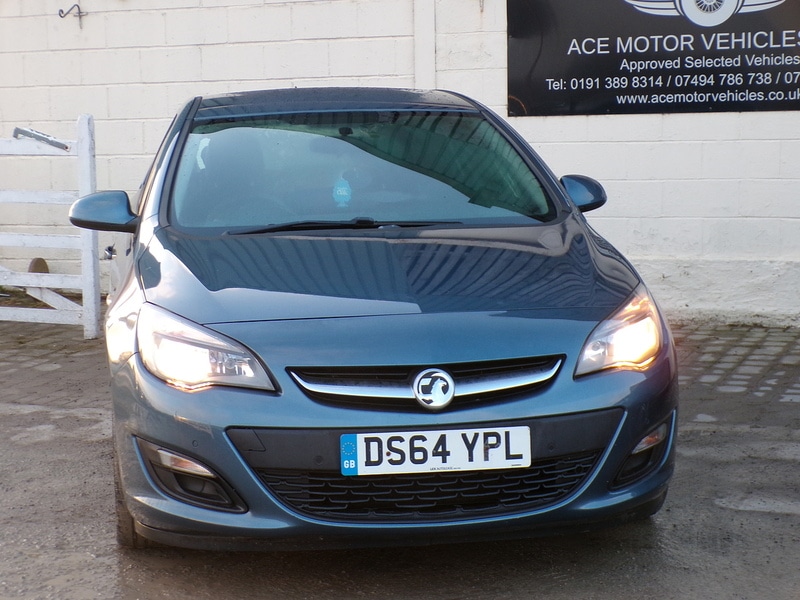 Used Vauxhall Astra 2014 for sale - 77236885: Photo 2