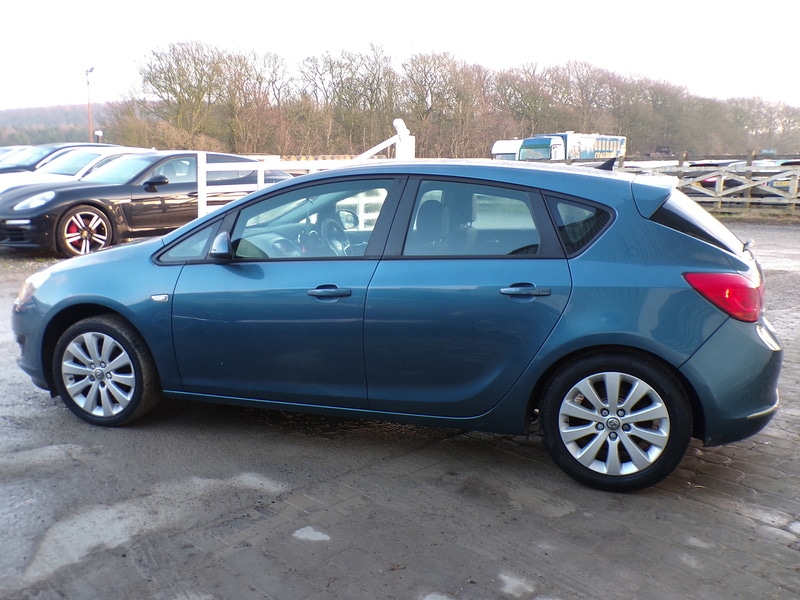 Used Vauxhall Astra 2014 for sale - 77236885: Photo 4