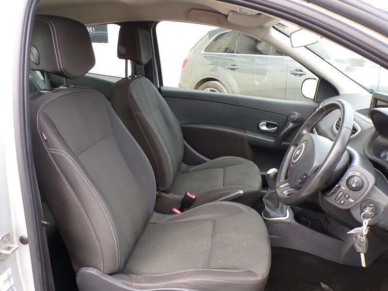 Used Renault Clio 2011 for sale - 77584096: Photo 10