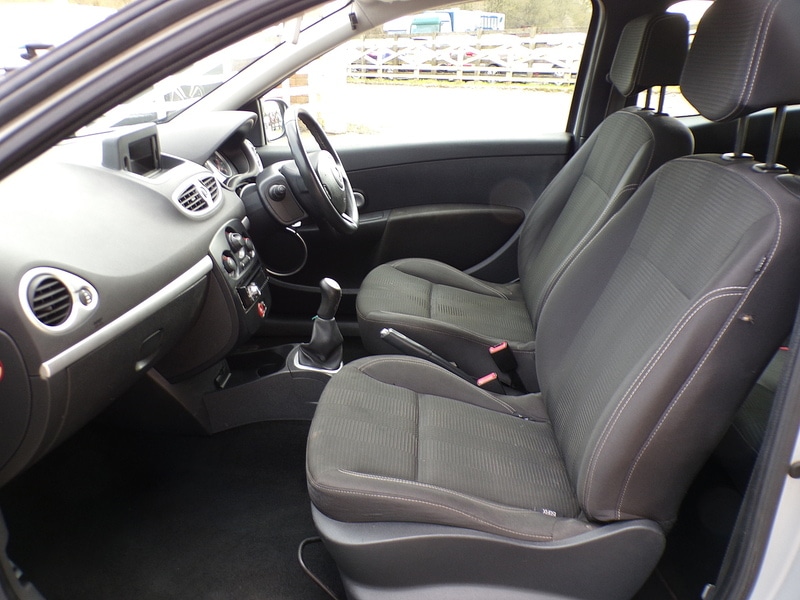 Used Renault Clio 2011 for sale - 77584096: Photo 11