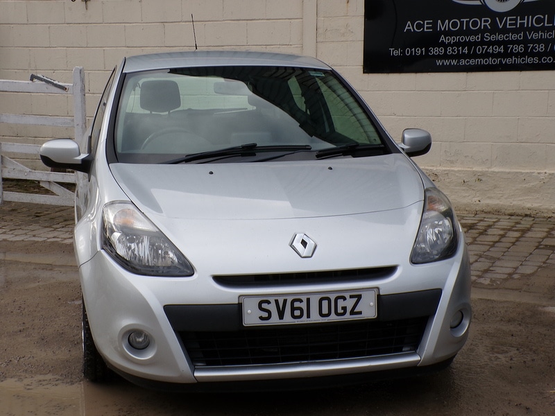 Used Renault Clio 2011 for sale - 77584096: Photo 2