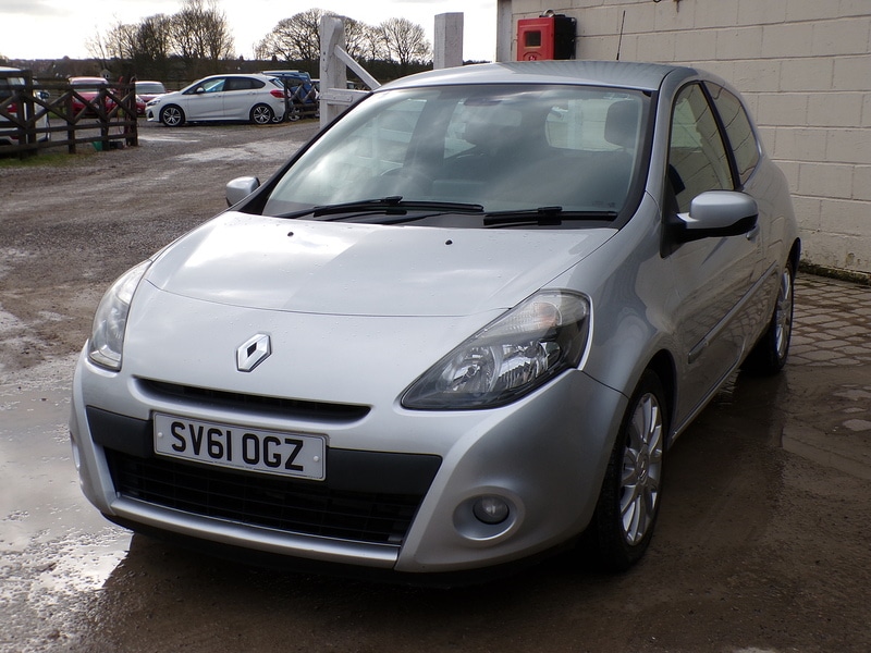 Used Renault Clio 2011 for sale - 77584096: Photo 3