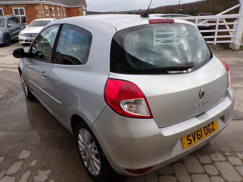 Used Renault Clio 2011 for sale - 77584096: Photo 5
