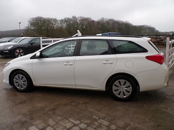 Used Toyota Auris 2014 for sale - 79434621: Photo