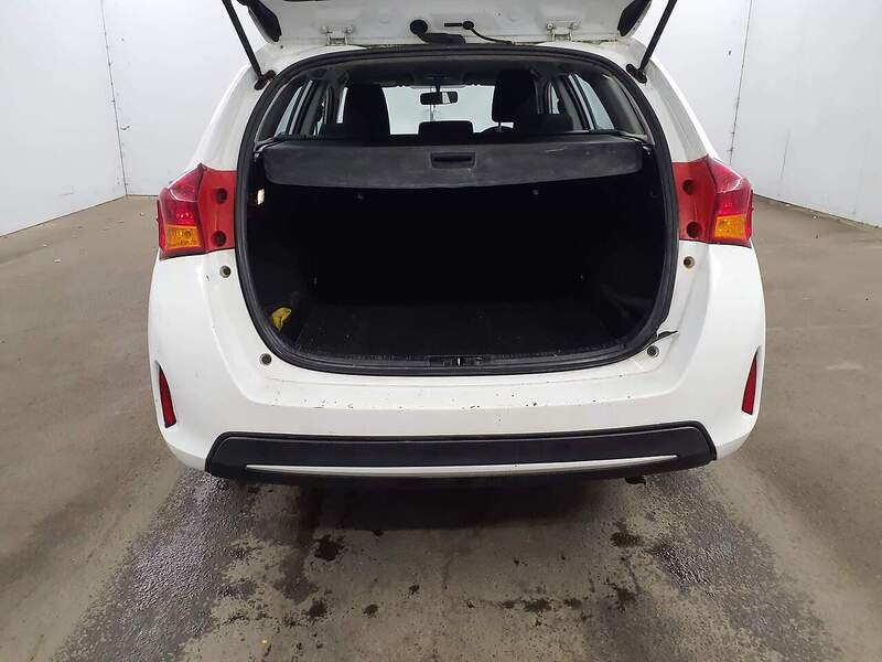 Used Toyota Auris 2014 for sale - 77206835: Photo 11