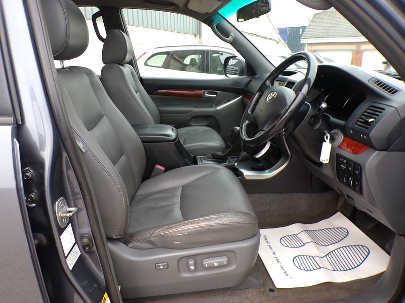 Used Toyota Land Cruiser 2004 for sale - 76224124: Photo 11