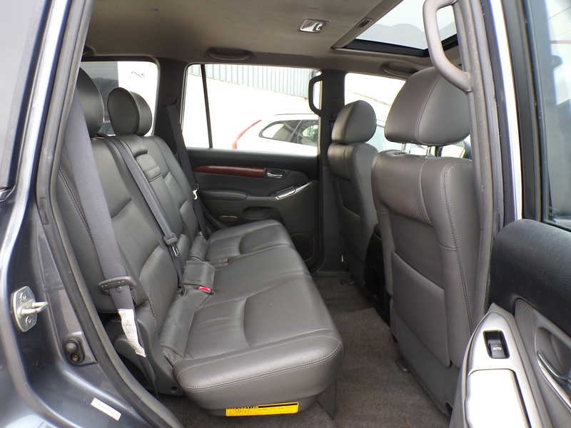 Used Toyota Land Cruiser 2004 for sale - 76224124: Photo 18