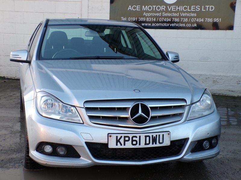 Used Mercedes-Benz C Class 2011 for sale - 77236900: Photo 2