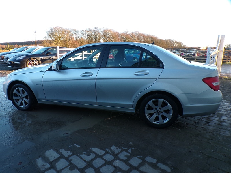 Used Mercedes-Benz C Class 2011 for sale - 77236900: Photo 4