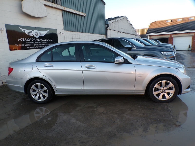Used Mercedes-Benz C Class 2011 for sale - 77236900: Photo 8