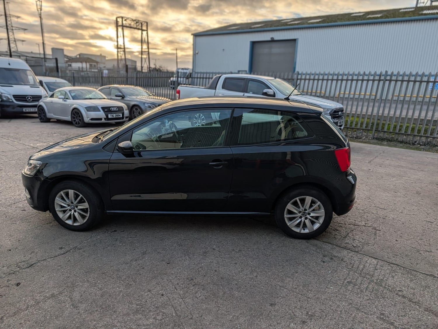 Used Volkswagen Polo 2014 for sale - 76423224: Photo 3