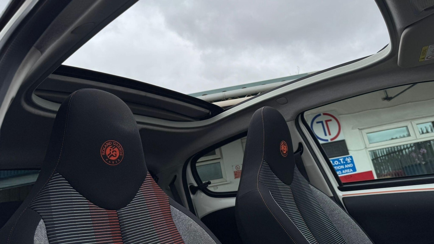 Used Peugeot 108 2017 for sale - 76227296: Photo 31