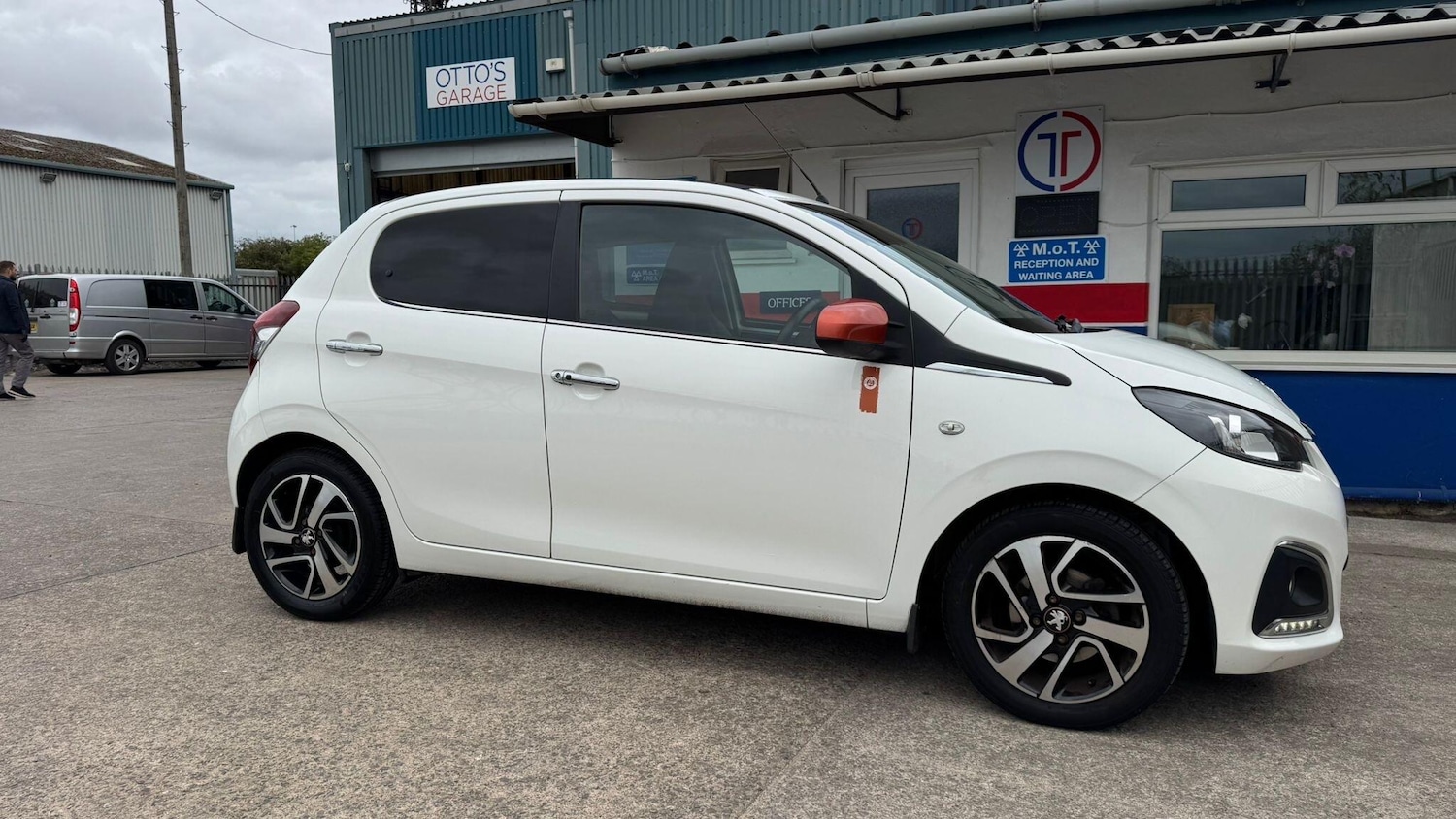 Used Peugeot 108 2017 for sale - 76227296: Photo 6