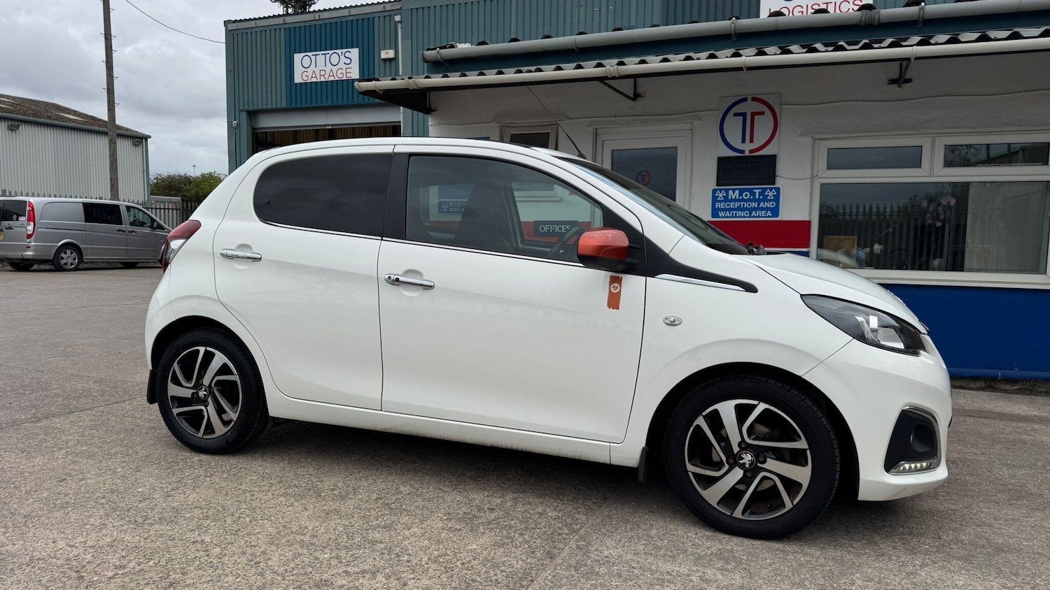 Used Peugeot 108 2017 for sale - 76227296: Photo 8